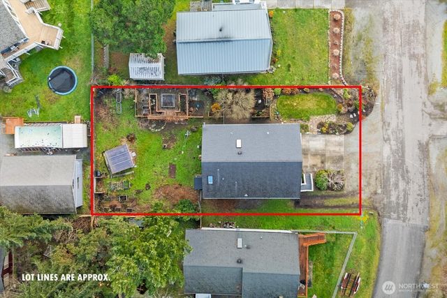 1057 Pinehurst Court, Camano Island, WA 98282