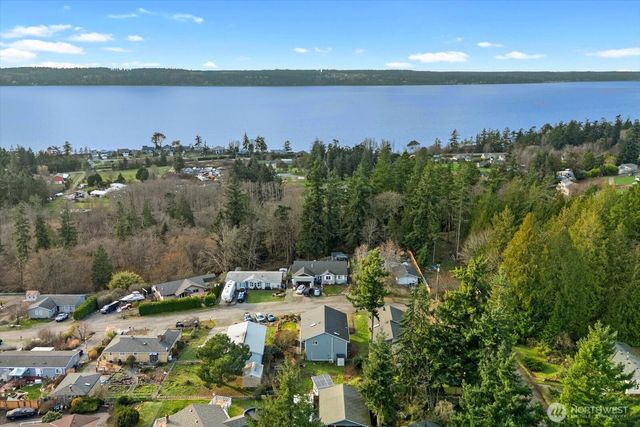 1057 Pinehurst Court, Camano Island, WA 98282