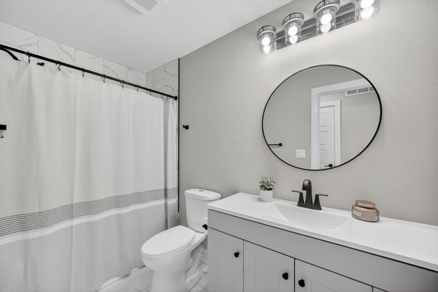 2908 Giles Street, West Des Moines, IA 50265