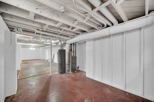 2908 Giles Street, West Des Moines, IA 50265