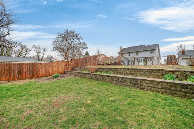 2908 Giles Street, West Des Moines, IA 50265