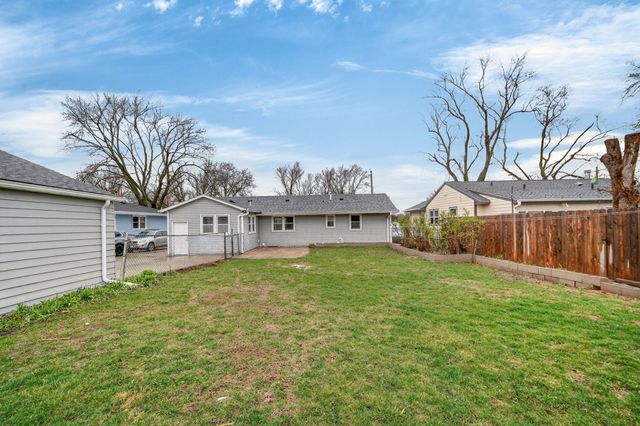 2908 Giles Street, West Des Moines, IA 50265