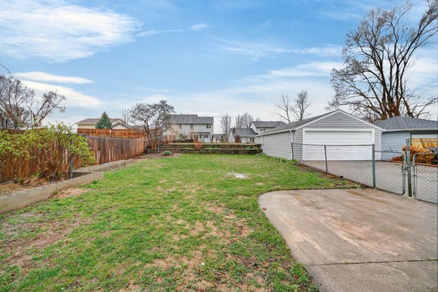 2908 Giles Street, West Des Moines, IA 50265