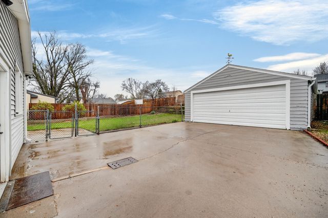 2908 Giles Street, West Des Moines, IA 50265