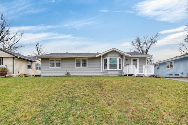 2908 Giles Street, West Des Moines, IA 50265