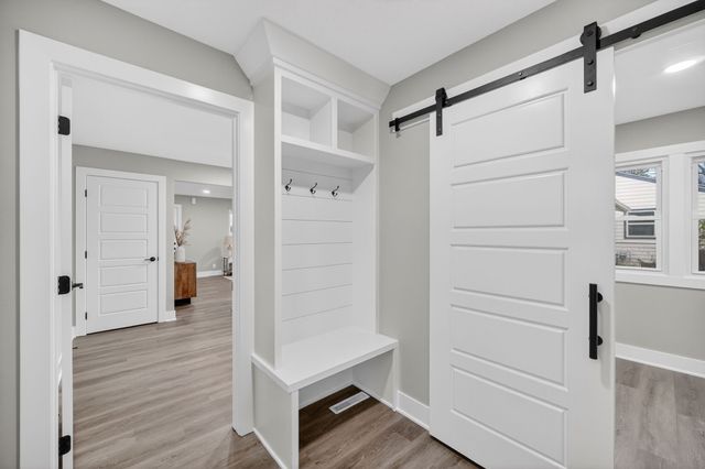 2908 Giles Street, West Des Moines, IA 50265