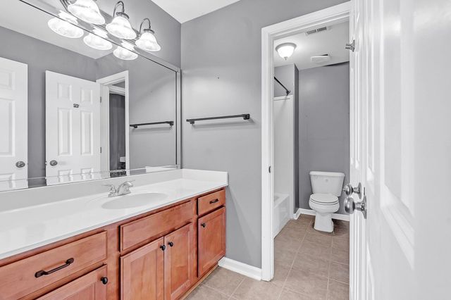 6587 CAROLOT LN, Bartlett, TN 38135