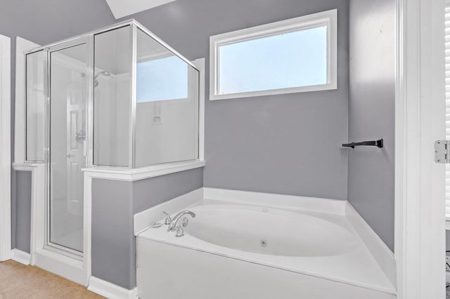 6587 CAROLOT LN, Bartlett, TN 38135