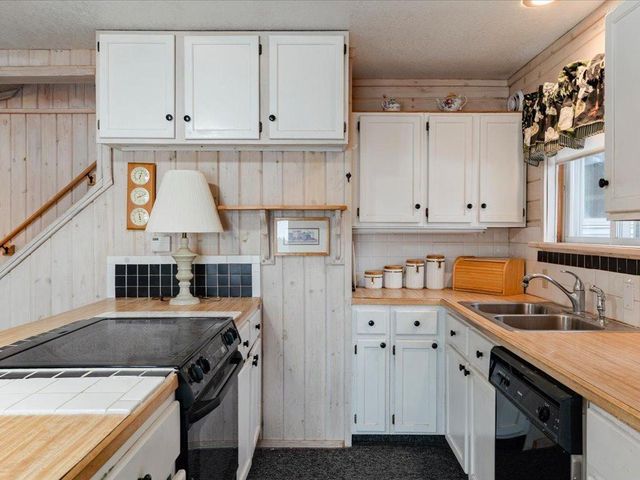 31693 Stewarts Bay Drive, Breezy Point, MN 56472