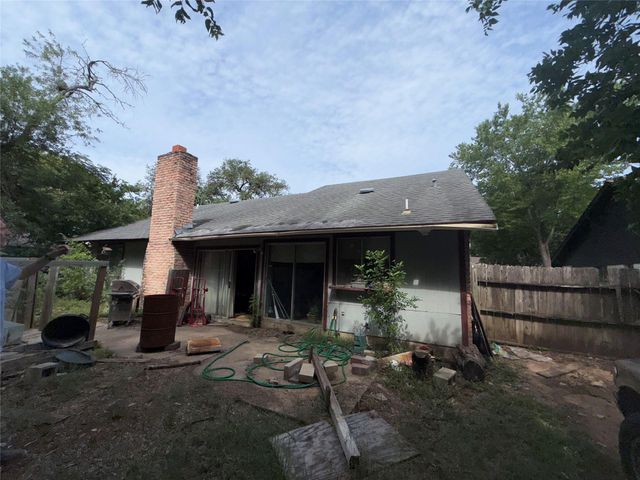 7405 Whispering Winds DR, Austin, TX 78745