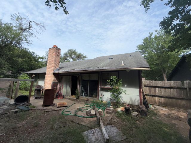 7405 Whispering Winds DR, Austin, TX 78745