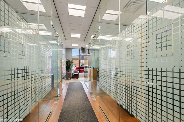 2134 W Lawrence Avenue, Chicago, IL 60625