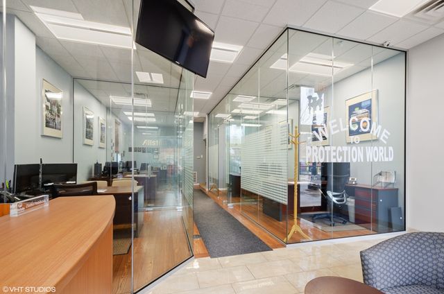 2134 W Lawrence Avenue, Chicago, IL 60625