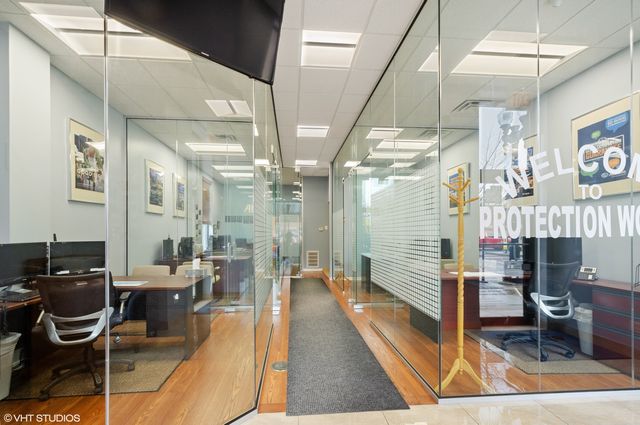 2134 W Lawrence Avenue, Chicago, IL 60625