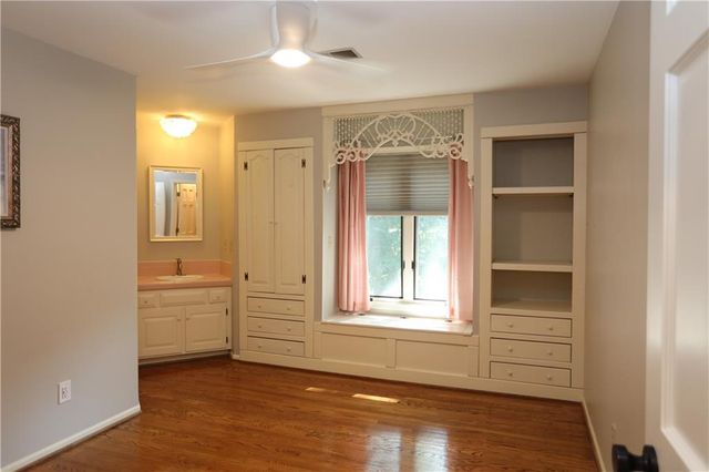 500 NW 44 Terrace, Gladstone, MO 64116
