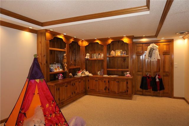 500 NW 44 Terrace, Gladstone, MO 64116