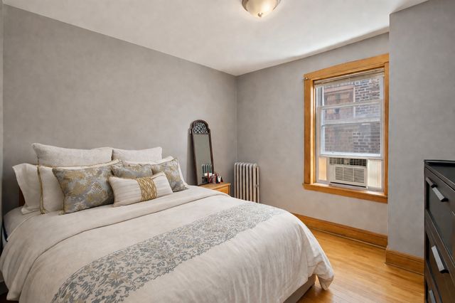 2959 N Springfield Avenue 2F, Chicago, IL 60618