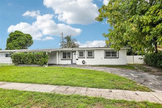 571 NE 172nd St, North Miami Beach, FL 33162