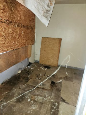 11669 Strathmoor Street, Detroit, MI 48227