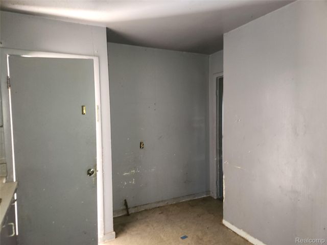 11669 Strathmoor Street, Detroit, MI 48227