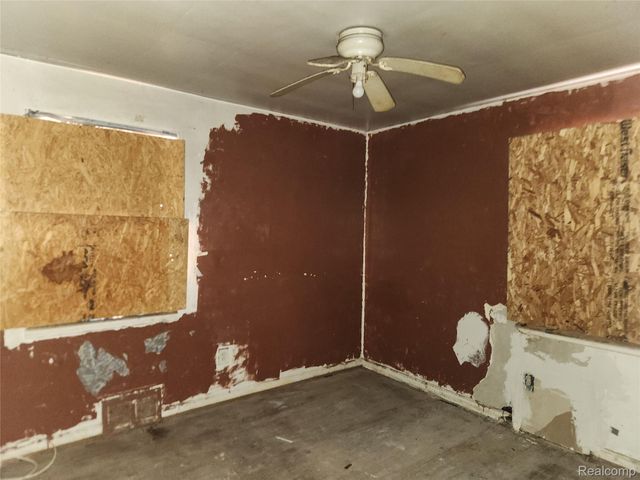 11669 Strathmoor Street, Detroit, MI 48227