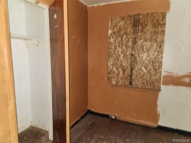 11669 Strathmoor Street, Detroit, MI 48227