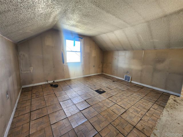 11669 Strathmoor Street, Detroit, MI 48227