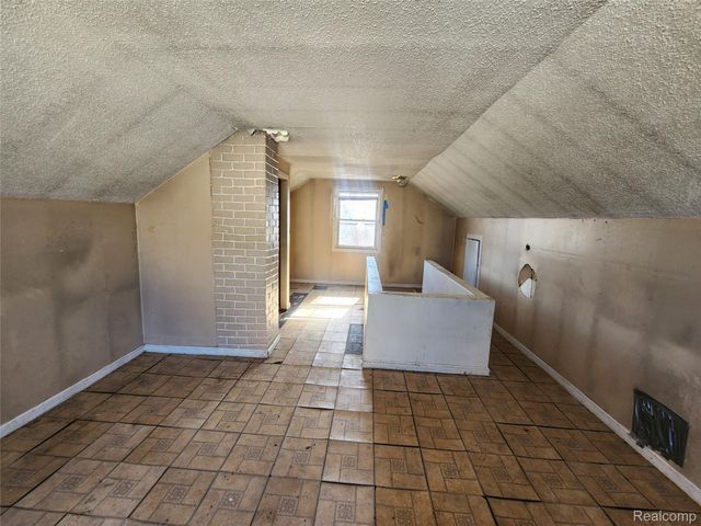 11669 Strathmoor Street, Detroit, MI 48227