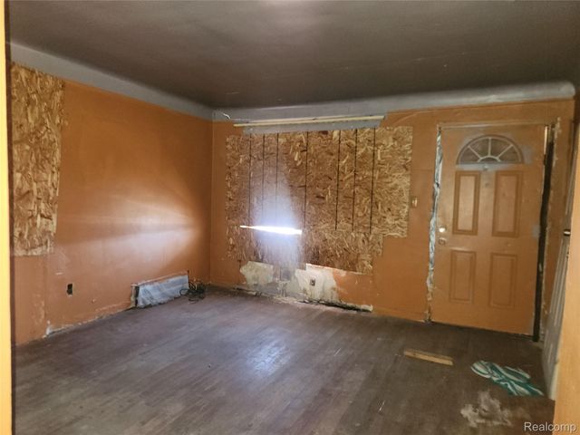 11669 Strathmoor Street, Detroit, MI 48227