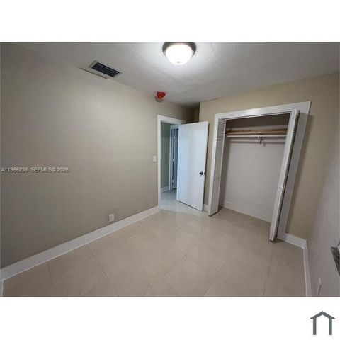 180 NW 71st St 1, Miami, FL 33150