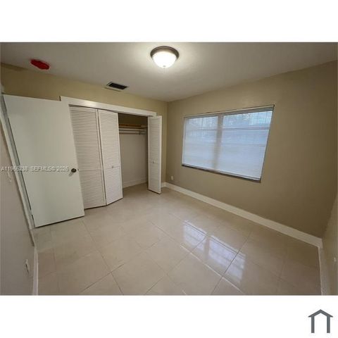 180 NW 71st St 1, Miami, FL 33150