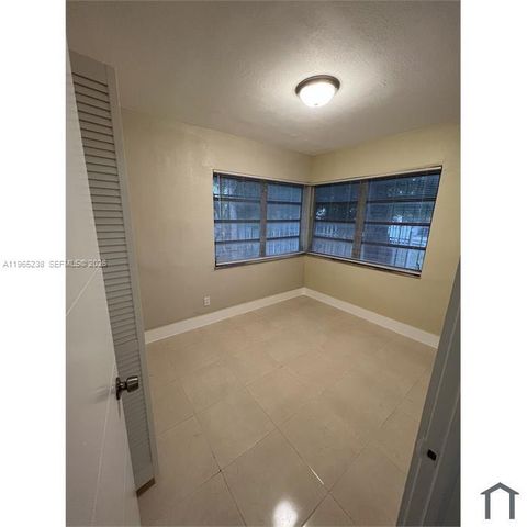 180 NW 71st St 1, Miami, FL 33150