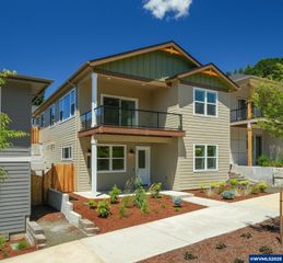 2049 NW Century Dr, Corvallis, OR 97330