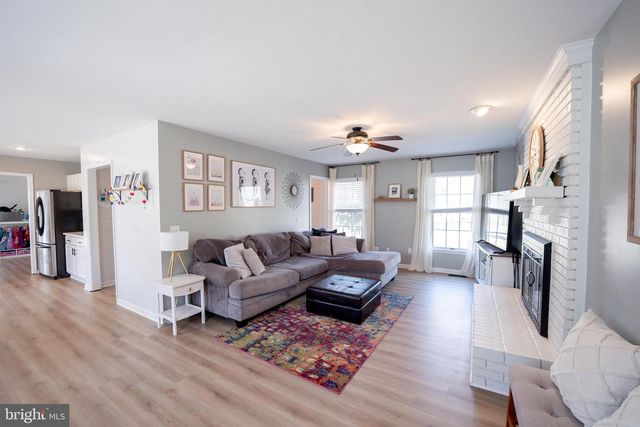 1817 W CLEAR LAKE DR, Salisbury, MD 21804