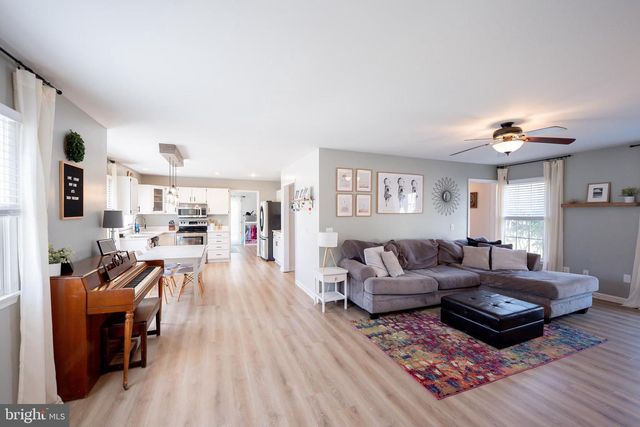 1817 W CLEAR LAKE DR, Salisbury, MD 21804