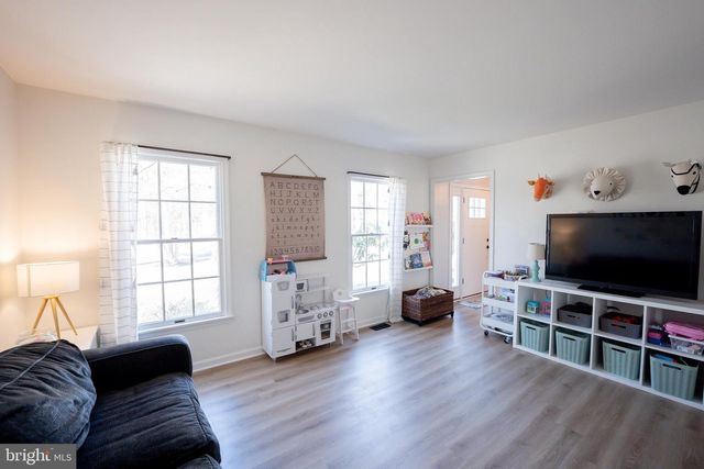 1817 W CLEAR LAKE DR, Salisbury, MD 21804