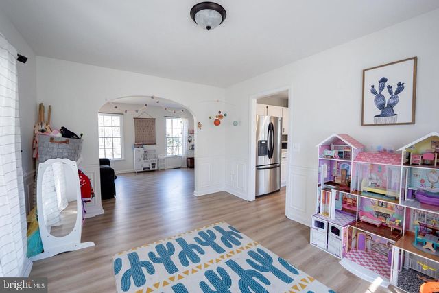 1817 W CLEAR LAKE DR, Salisbury, MD 21804