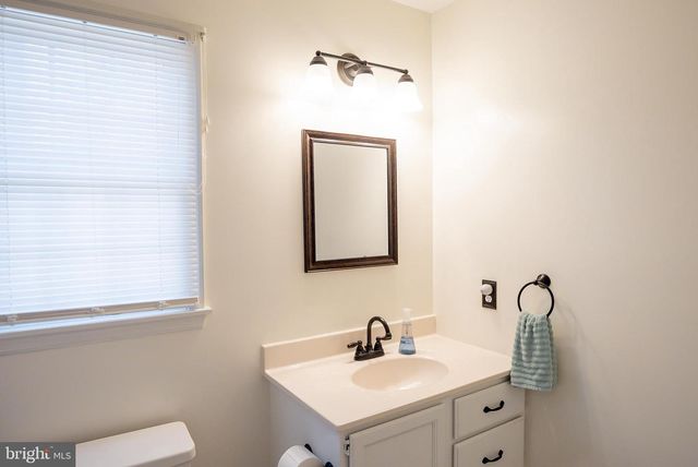 1817 W CLEAR LAKE DR, Salisbury, MD 21804