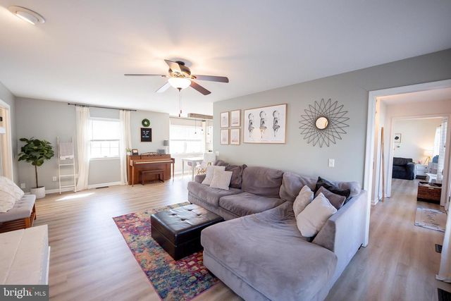 1817 W CLEAR LAKE DR, Salisbury, MD 21804