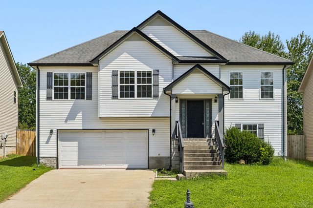 688 Fox Trail Ct, Clarksville, TN 37040