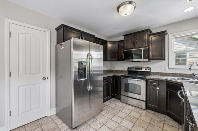 688 Fox Trail Ct, Clarksville, TN 37040