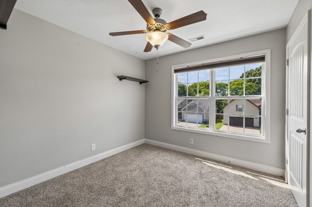 688 Fox Trail Ct, Clarksville, TN 37040