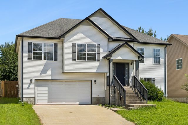 688 Fox Trail Ct, Clarksville, TN 37040
