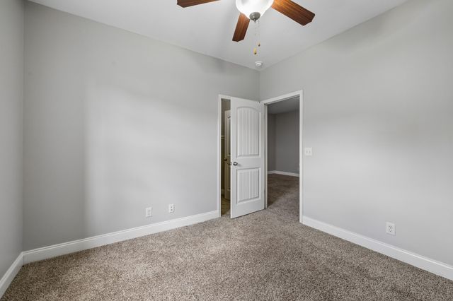 688 Fox Trail Ct, Clarksville, TN 37040