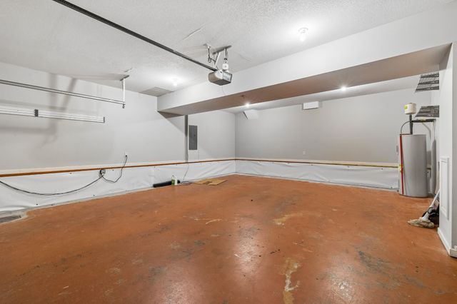 688 Fox Trail Ct, Clarksville, TN 37040