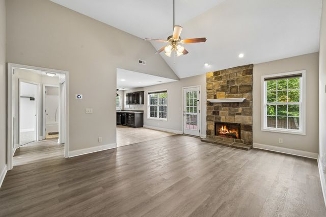 688 Fox Trail Ct, Clarksville, TN 37040