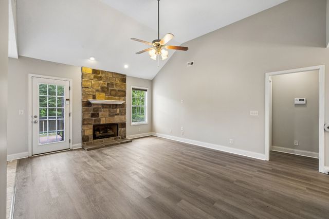 688 Fox Trail Ct, Clarksville, TN 37040