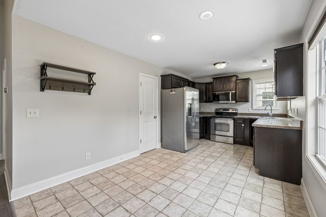 688 Fox Trail Ct, Clarksville, TN 37040