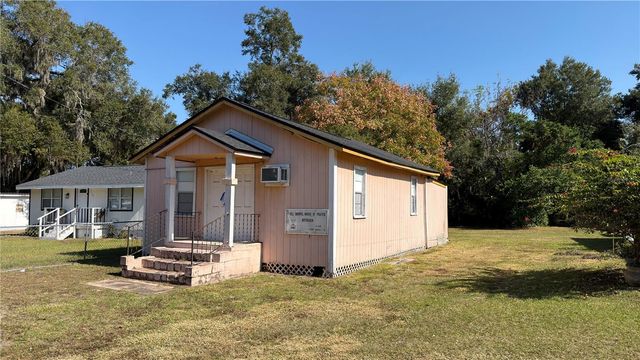 1121 S ADELLE AVENUE, Deland, FL 32720