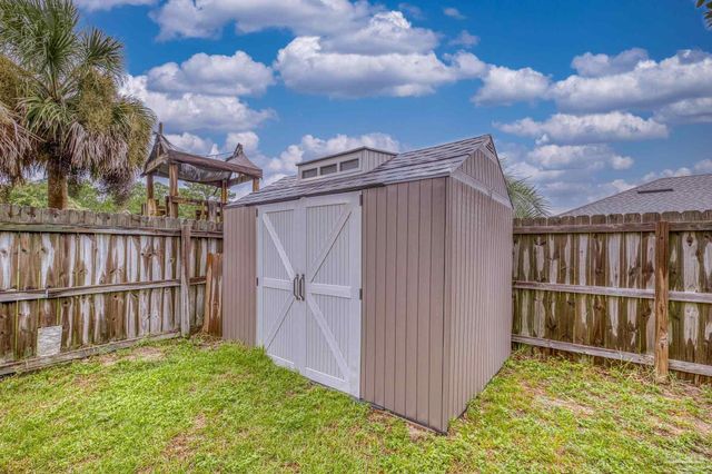 9568 Dynasty Ln, Navarre, FL 32566